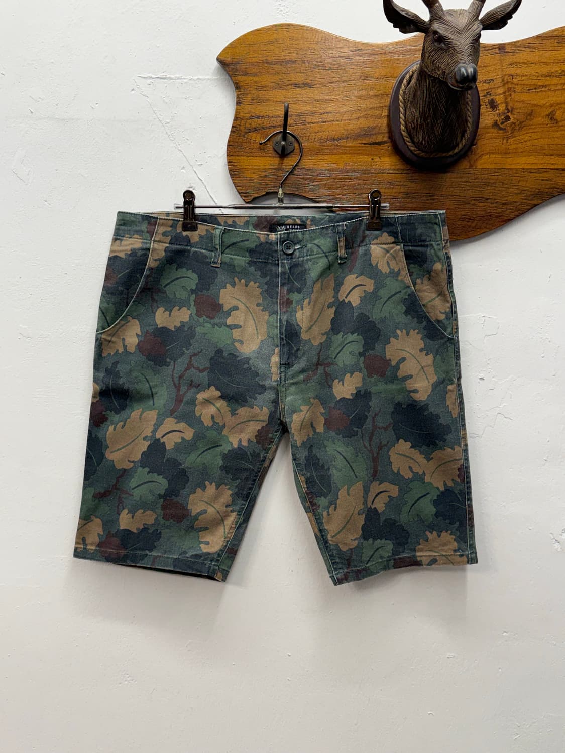 BEAMS HEART Camouflage Leaf Pattern Shor 상품이미지1