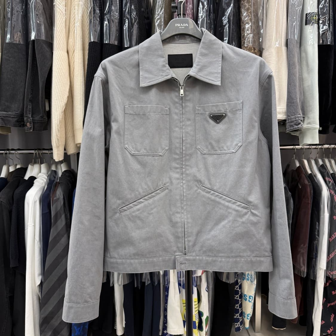 [리오브전포점] 신형 프라다 삼각로고 그레이 블루종 자켓 상품이미지1