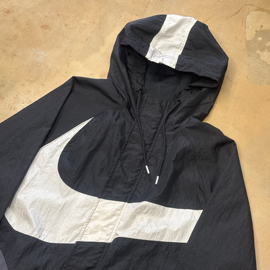 M 나이키 빅스우시 블랙 후드 바람막이 상품이미지1