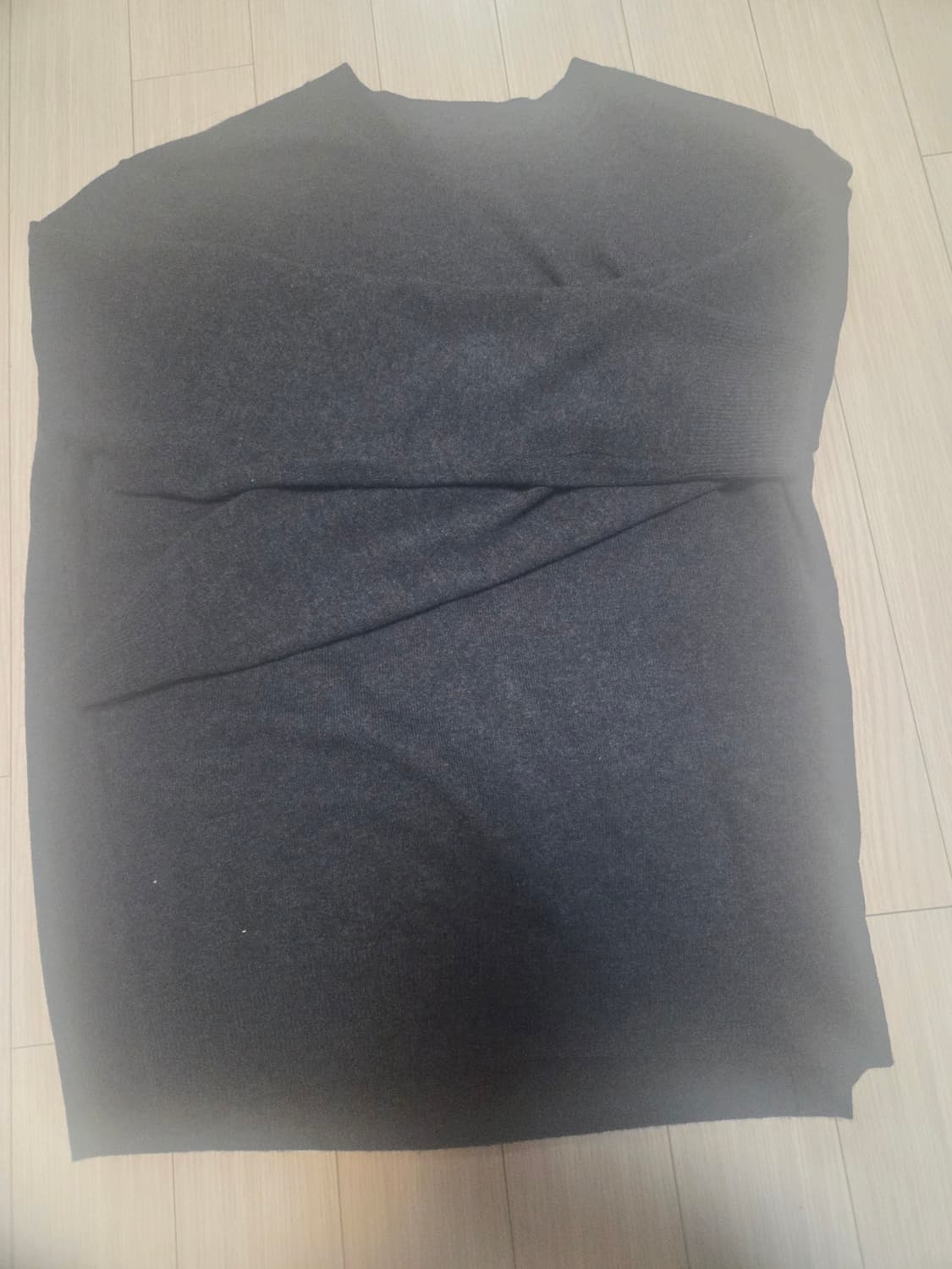 마시모두띠 크루넥 니트 차콜 팝니다. 상품이미지2