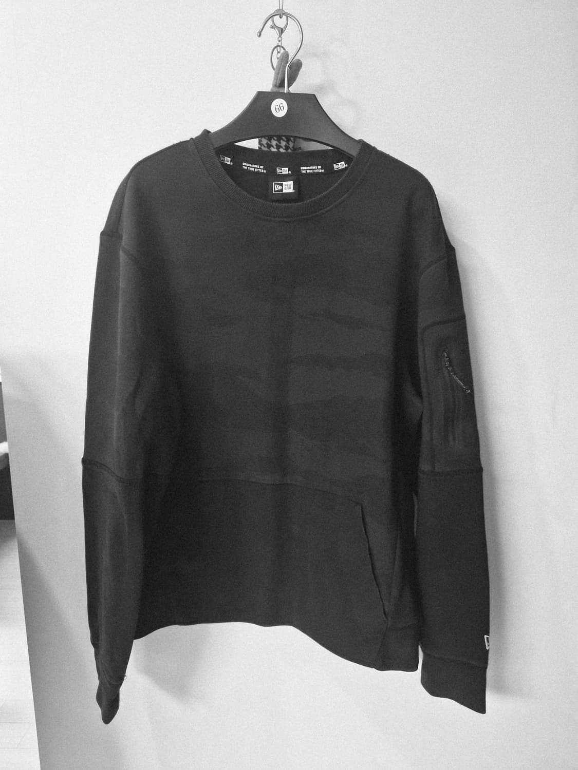 [뉴에라 정품] 카모플라쥬 기능성 맨투맨 (포켓/자수 디테일) 상품이미지1