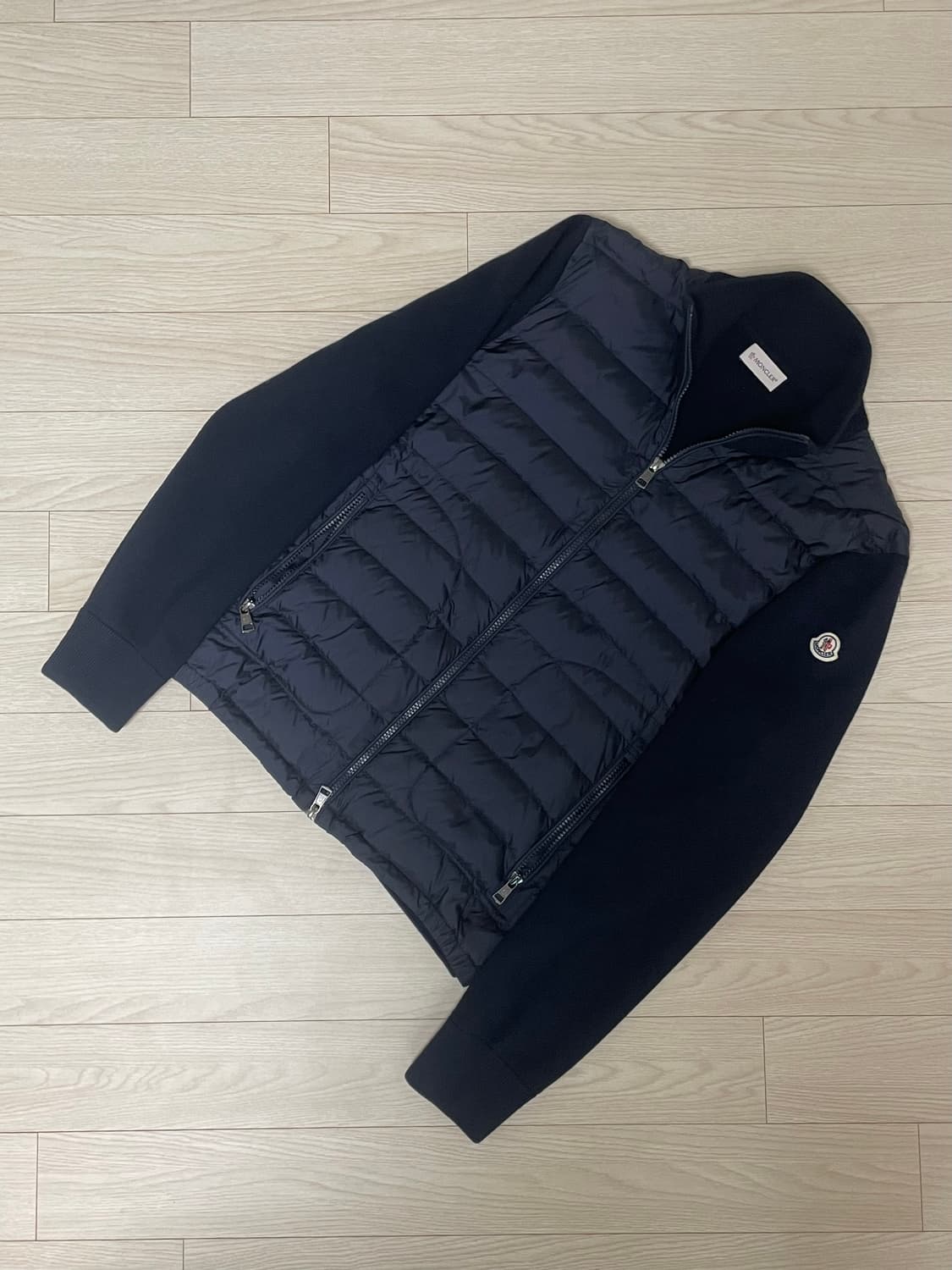 [ M ] 몽클레어 니트패딩 김현우 니트패딩 트리콧 네이비 상품이미지1
