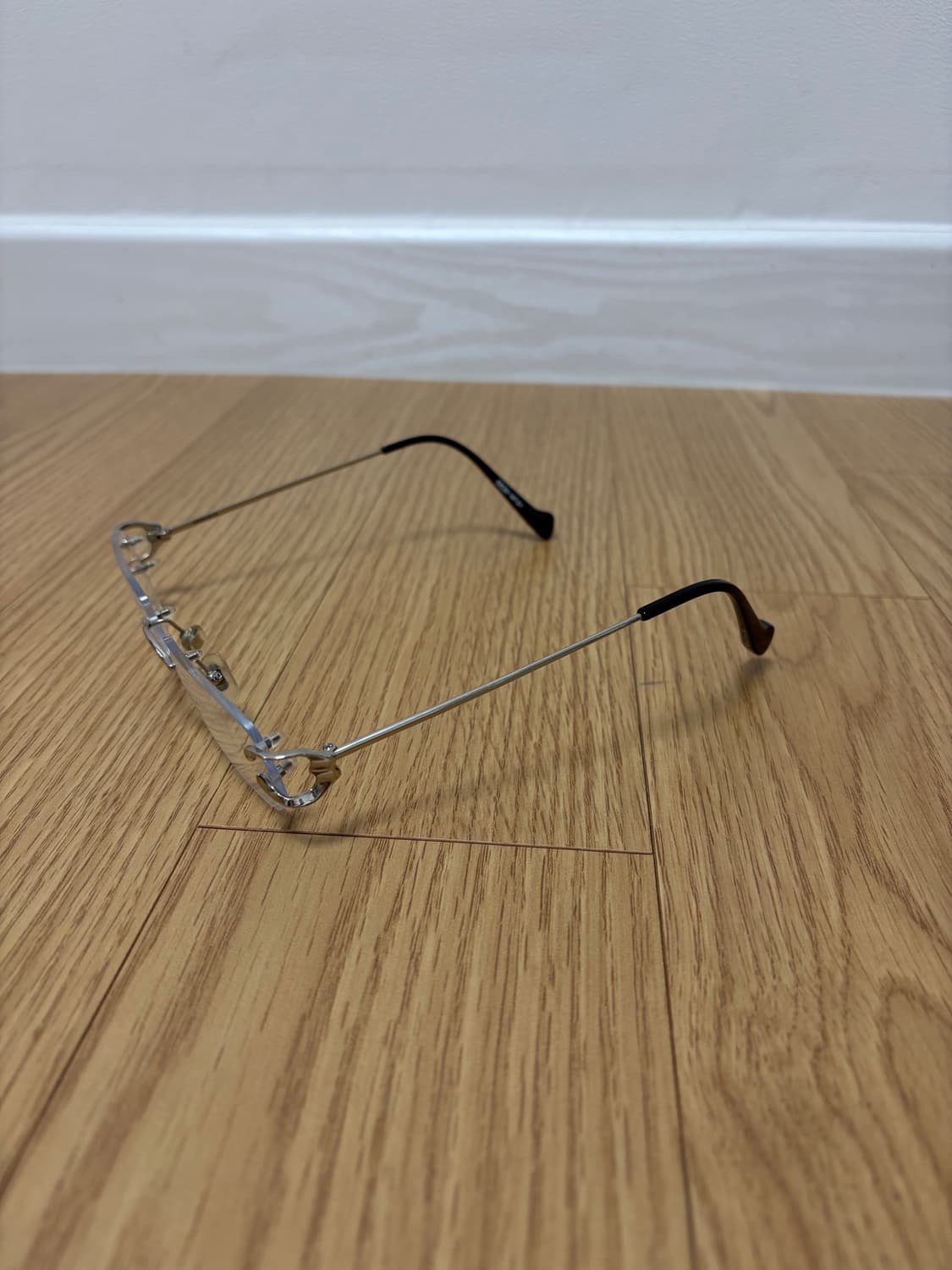 뮤지엄바이비컨 72 무테 안경 상품이미지4