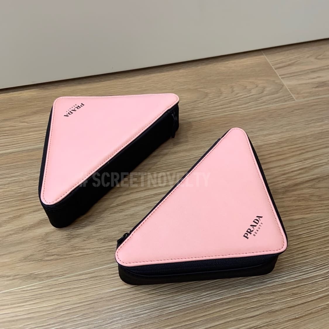 프라다뷰티 삼각 파우치 핑크 상품이미지3