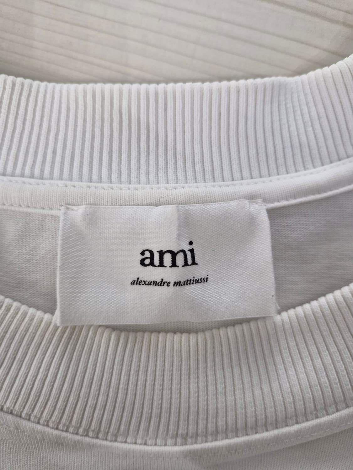아미(AMI) 22S/S 스몰 하트 로고 롱슬리브 상품이미지6