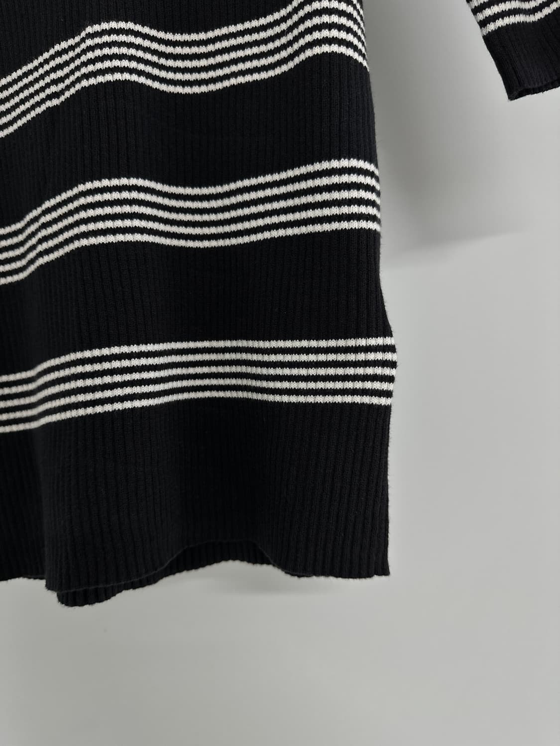 [타미힐피거] 여성 스트라이프 반팔 니트 티 상품이미지4