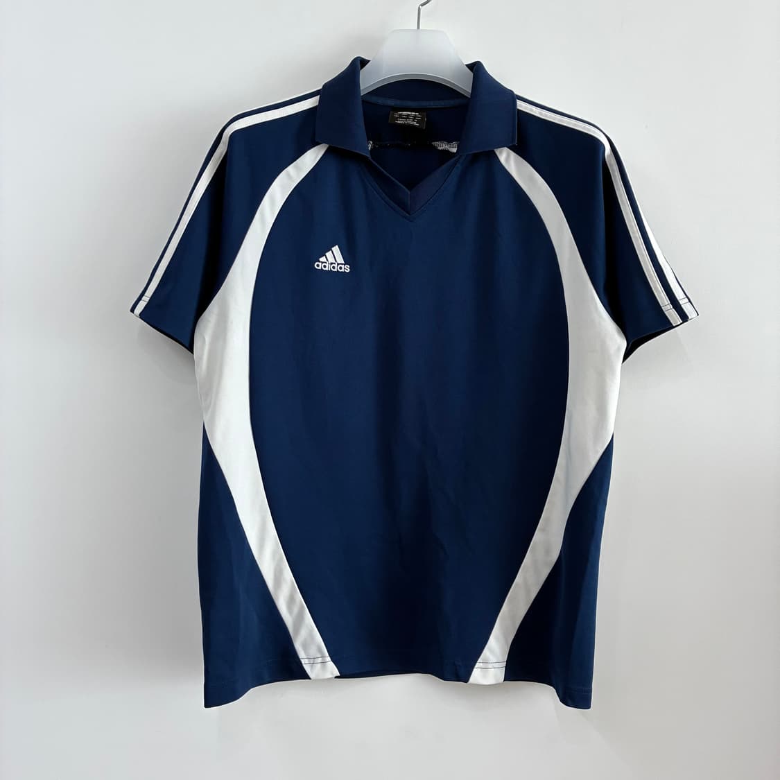 아디다스 자수로고 기능성 네이비 반팔 티셔츠 상품이미지2