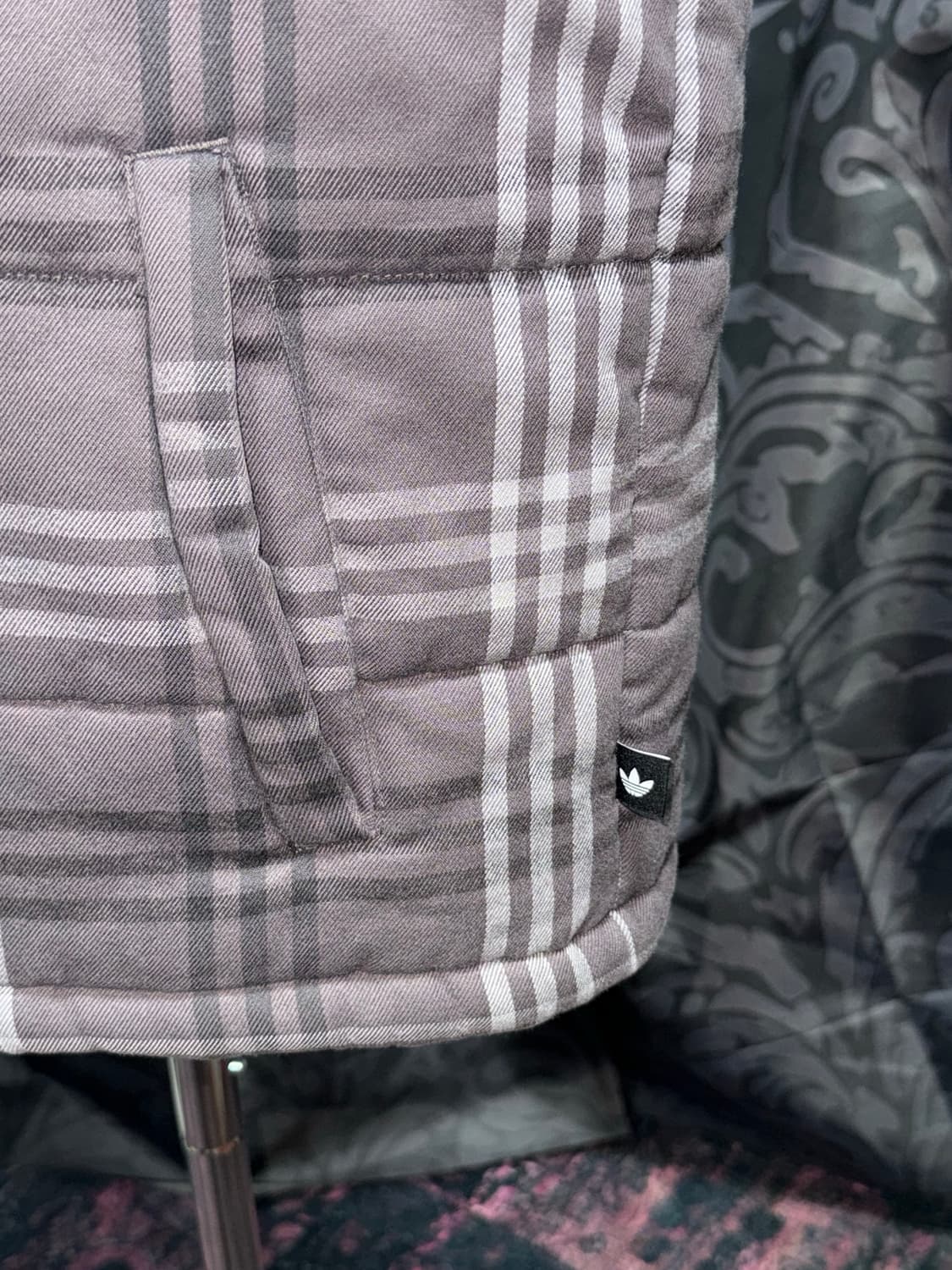 아디다스 도트 벨벳 체크 패딩조끼  상품이미지3