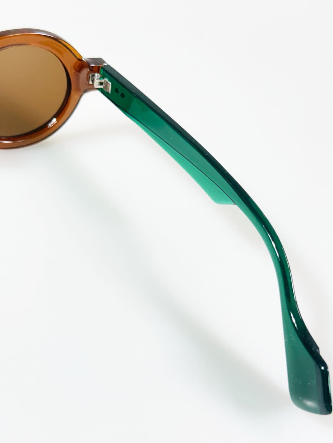 엠버 & 그린 볼드 라운드 키홀 브릿지 빈티지 틴트 선글라스 상품이미지6