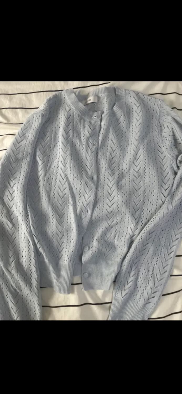 [새상품] 지그재그 올리웨니 베일 펀칭 린넨 가디건 소라 상품이미지4