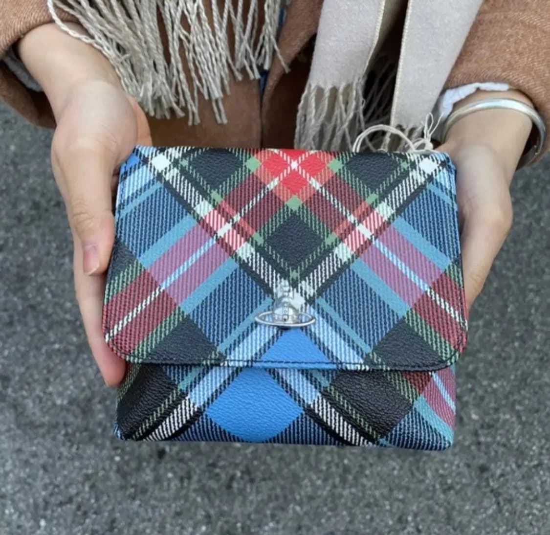 (새상품) 비비안웨스트우드 체크 플랩 스몰 체인백 상품이미지1