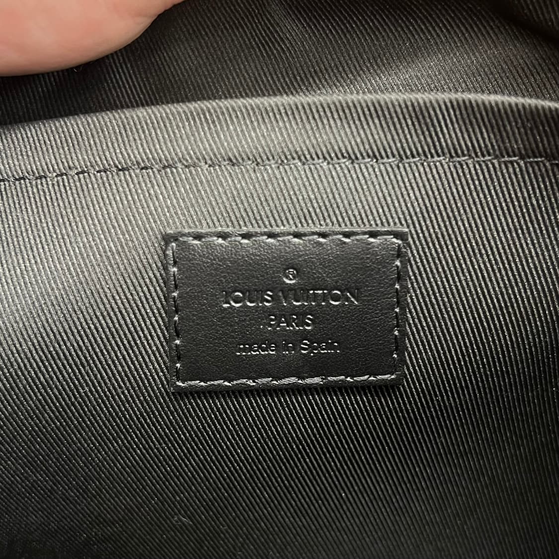 루이비통 포쉐트 투고 클러치 (풀박스) 상품이미지10