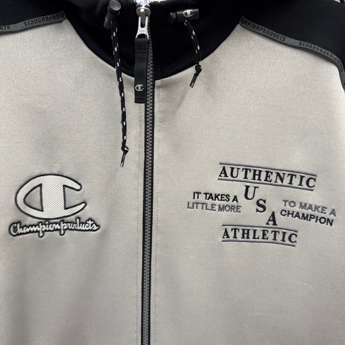 챔피온 어센틱 후드 집업 레터링 포인트 화이트 블랙 배색 상품이미지5