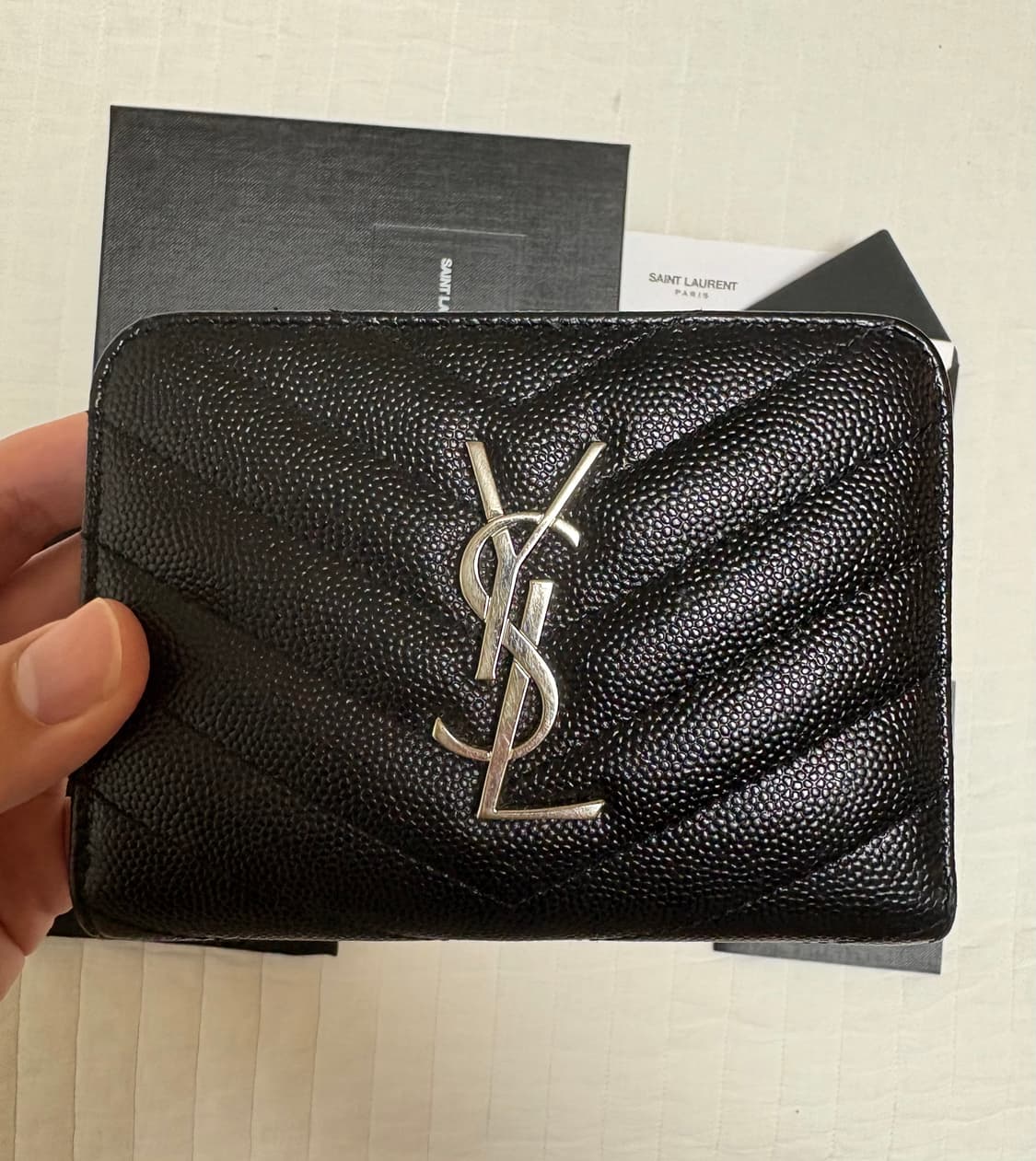 입생로랑 마틀라세 컴팩트 반지갑 은장 국내정품 풀박스 상품이미지1