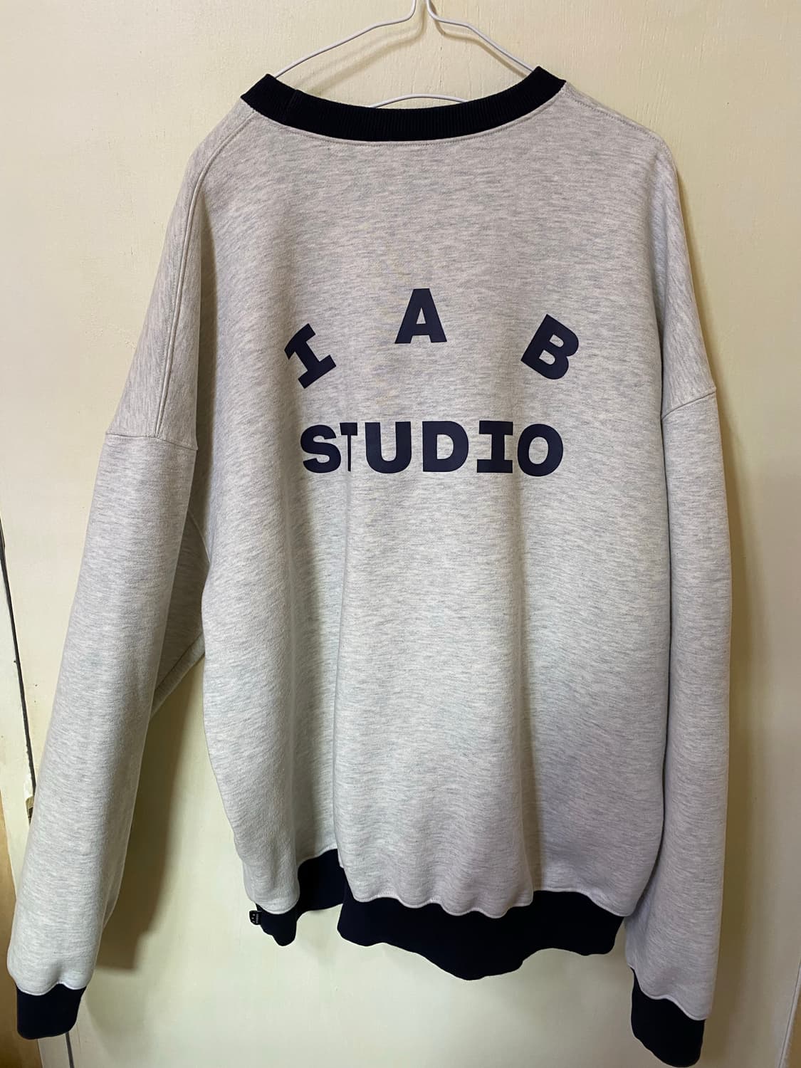 아이엠 스튜디오 맨투맨 상품이미지6