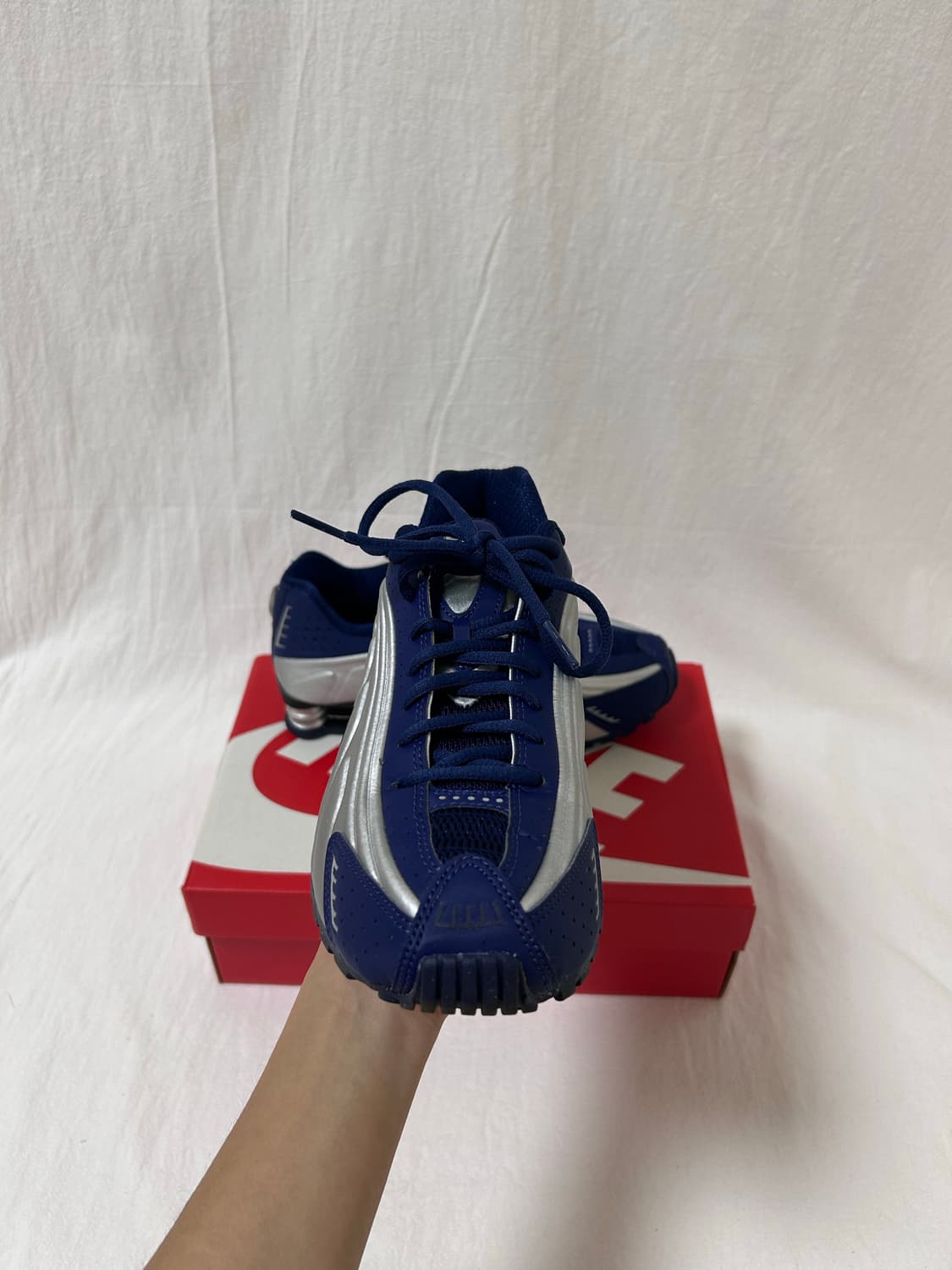 나이키 샥스 R4 네이비/실버 250mm 상품이미지4