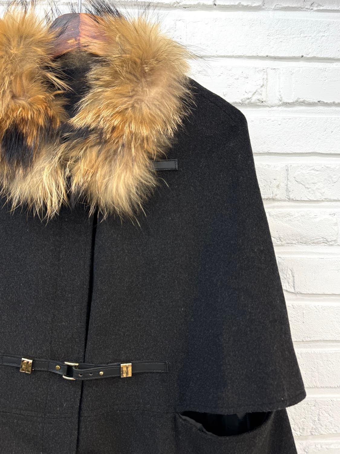 차콜 퍼 케이프 상품이미지4