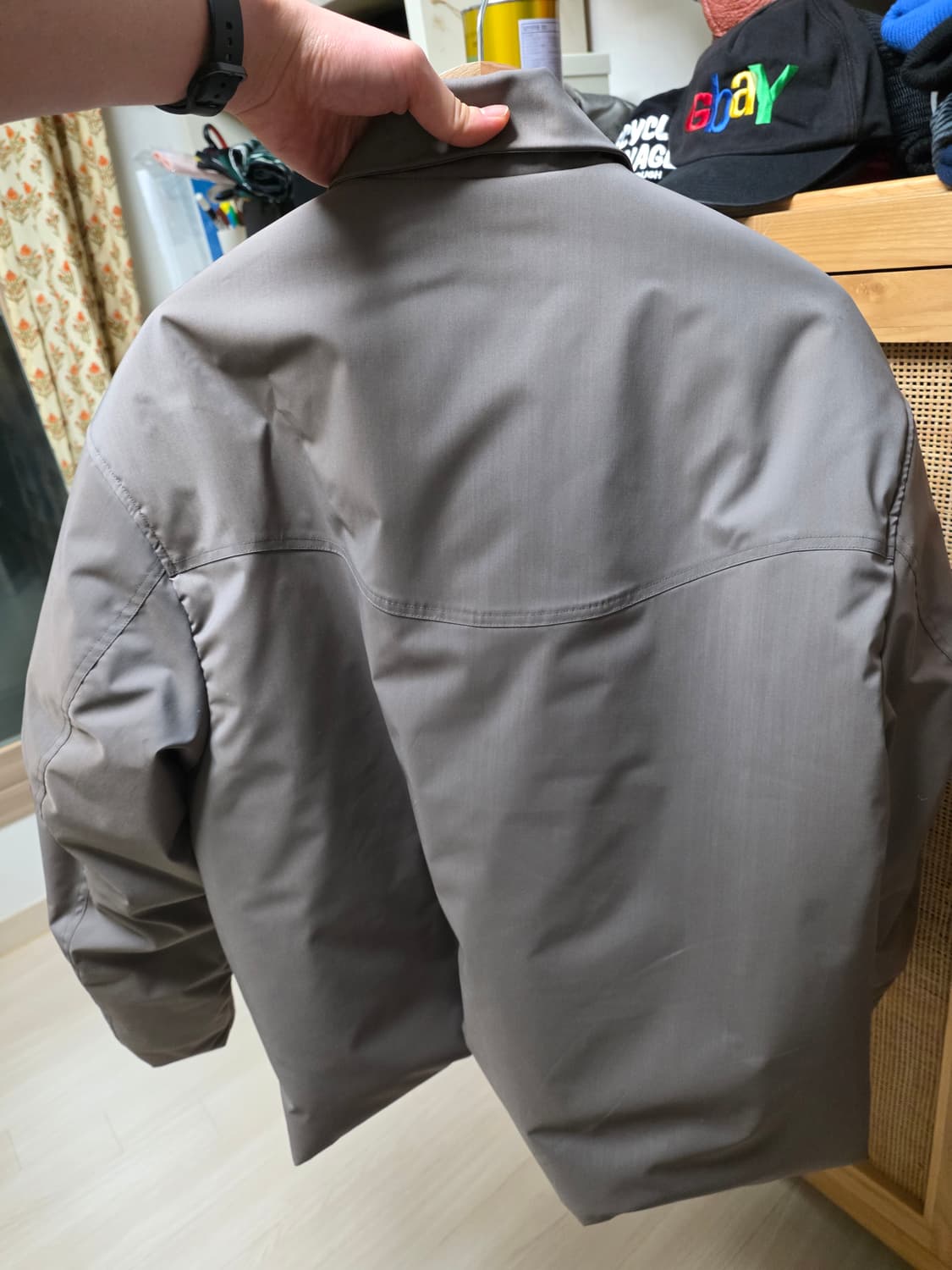 더뤡코즈 패딩 판매합니다  상품이미지3