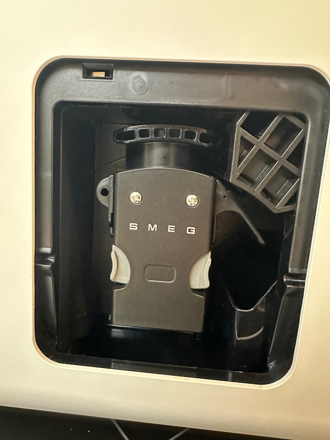 스메그 BCC01 화이트 커피머신 상품이미지9