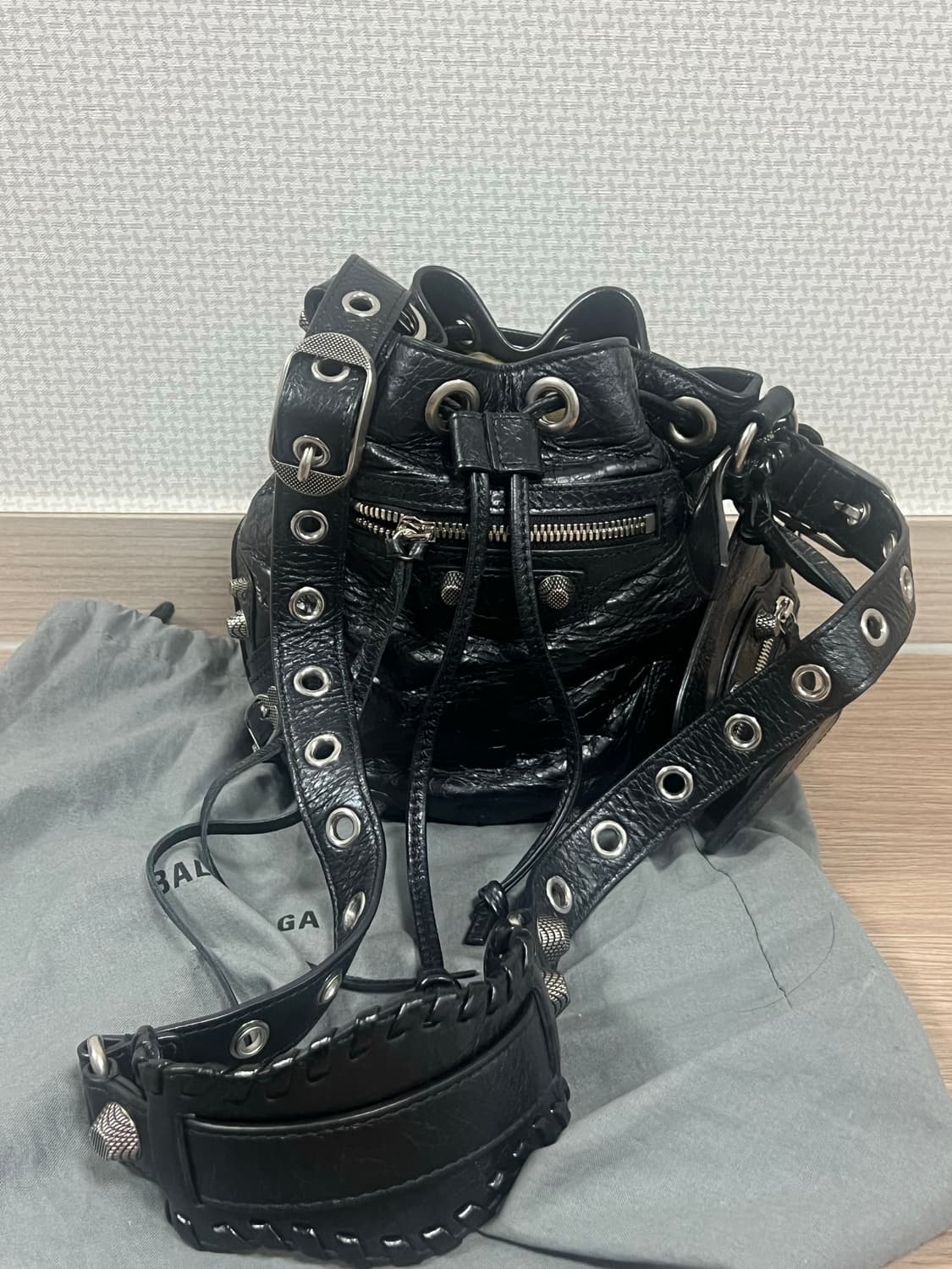 Balenciaga 발렌시아가 르카골 버킷백 xs 정품 상품이미지6