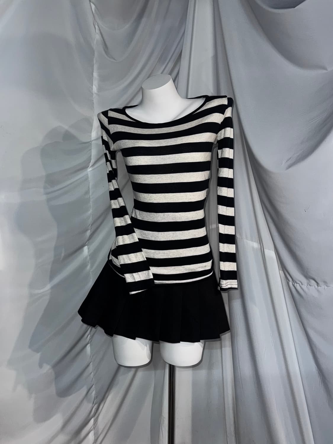 데일리 무채색 스트라이프 레이어드 블랙 펑크 코디세트  상품이미지3