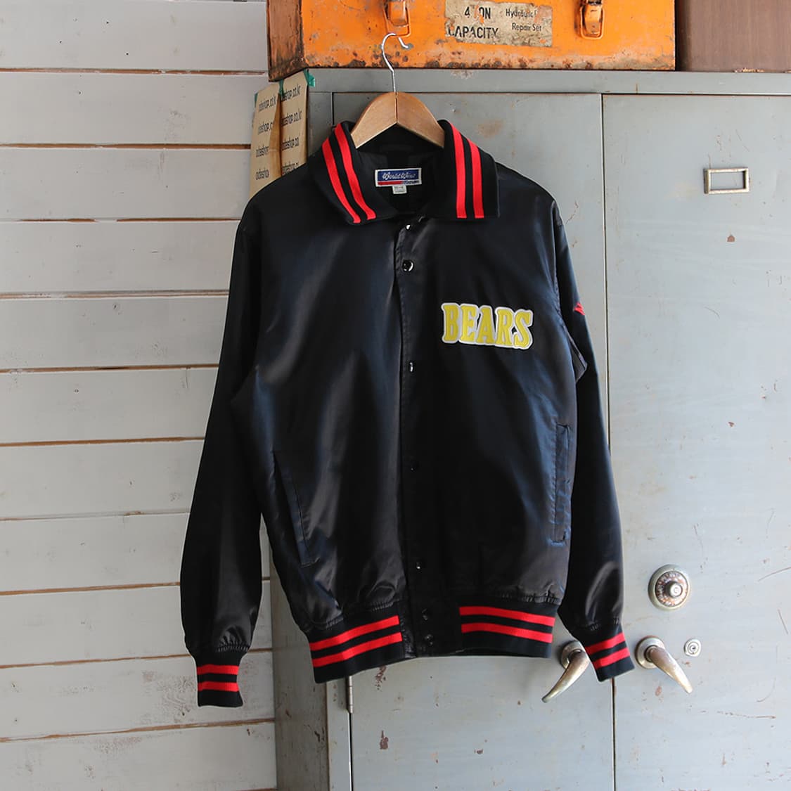 (착용컷) 미즈노 스타디움 자켓 (남성용 100) 상품이미지2