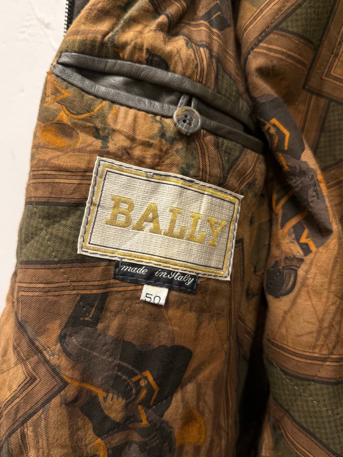 Italy BALLY Leather Bomber Jacket 상품이미지9