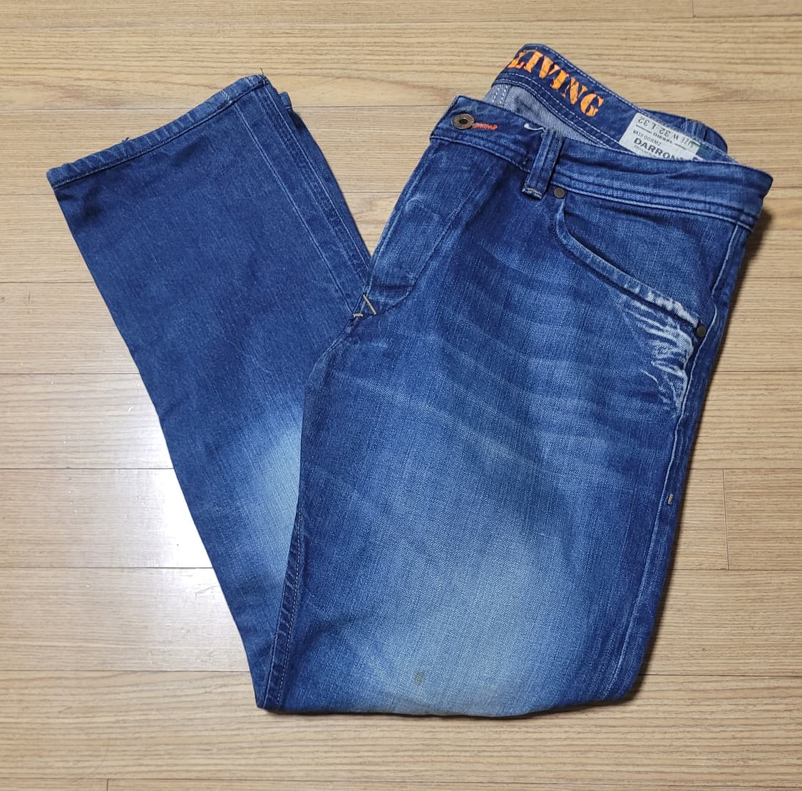 디젤 남성 네이비 워싱 데님팬츠 상품이미지1