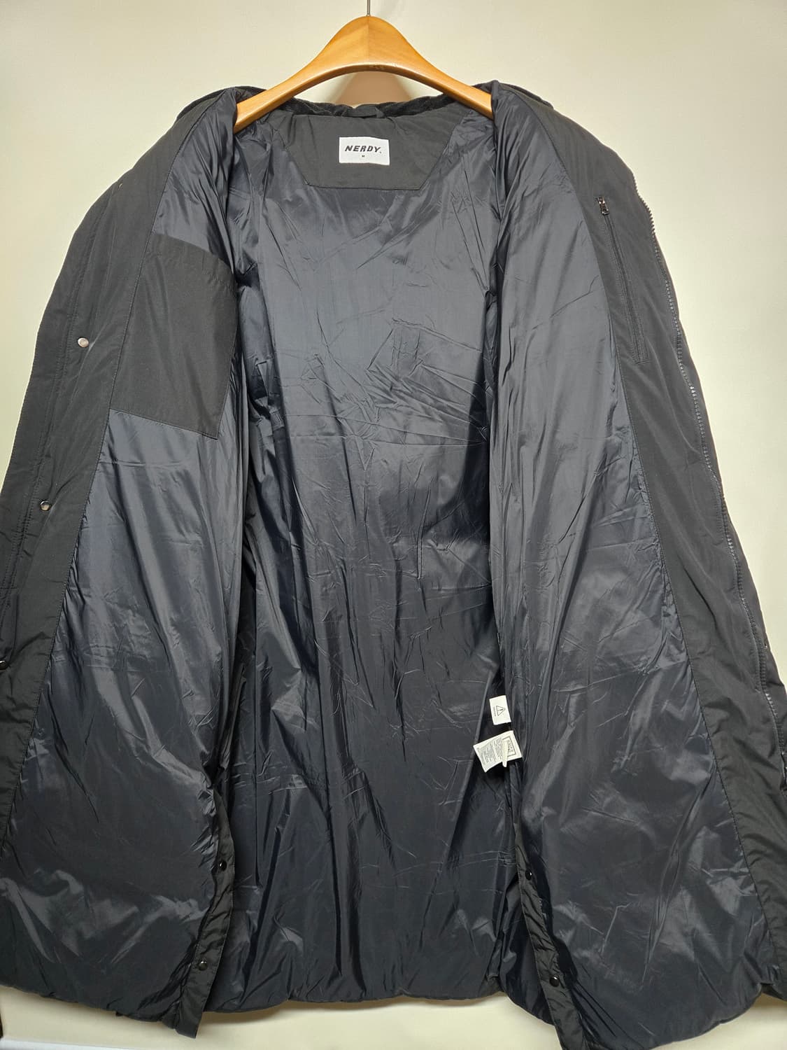 널디 블랙 라인 롱패딩M 상품이미지3