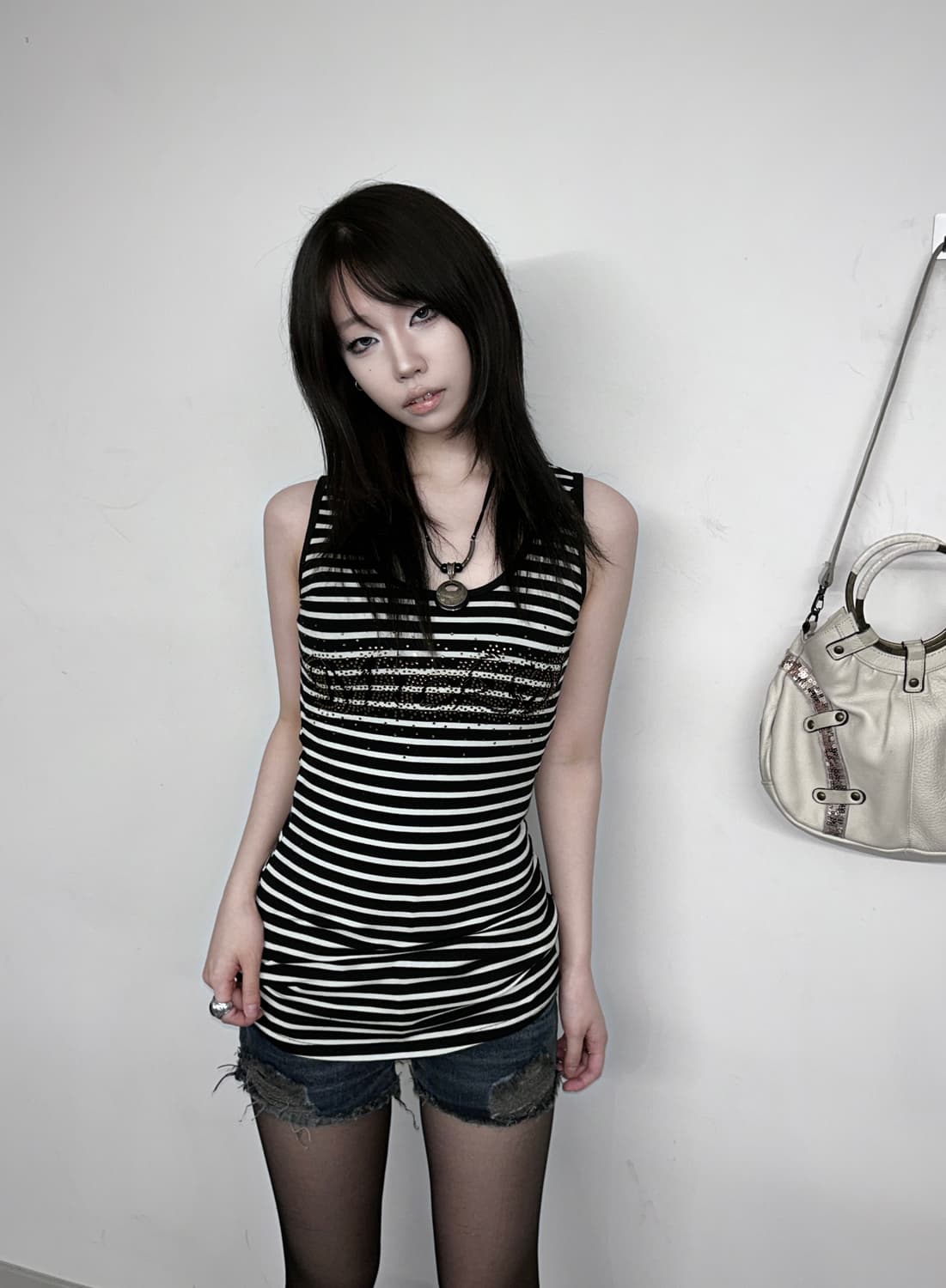Stripe Sequin Back Sheer Sleeveless Top 상품이미지3