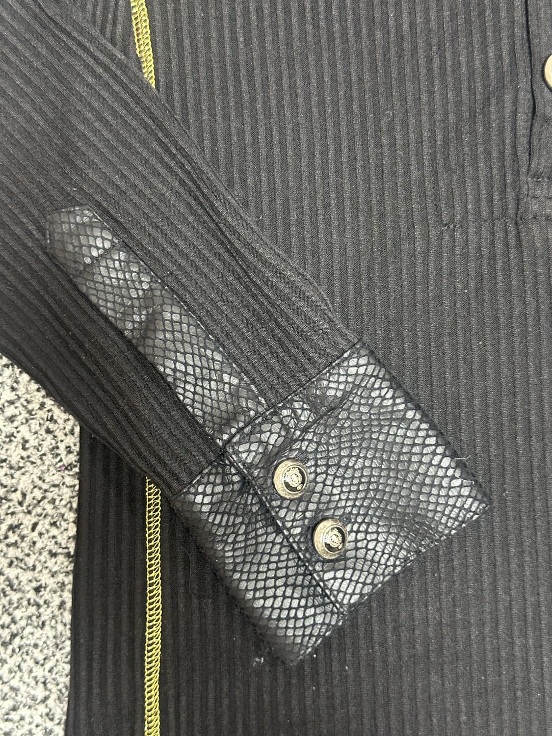 빅 버튼 레이어드형 세미 슬림 롱 슬리브 상품이미지6