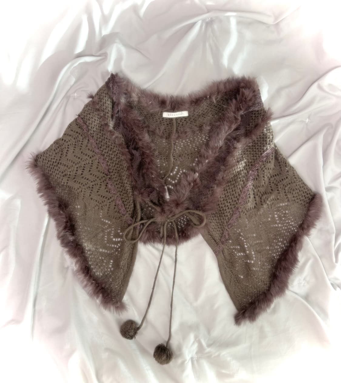 엑시즈팜 래빗퍼 트리밍 니트 폼폼 숄 케이프 오리엔탈 모리걸 하구미 상품이미지1