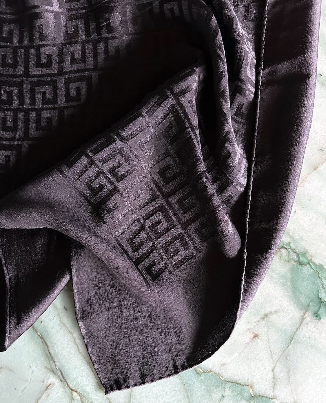 GIVENCHY silk logo scarf 상품이미지7