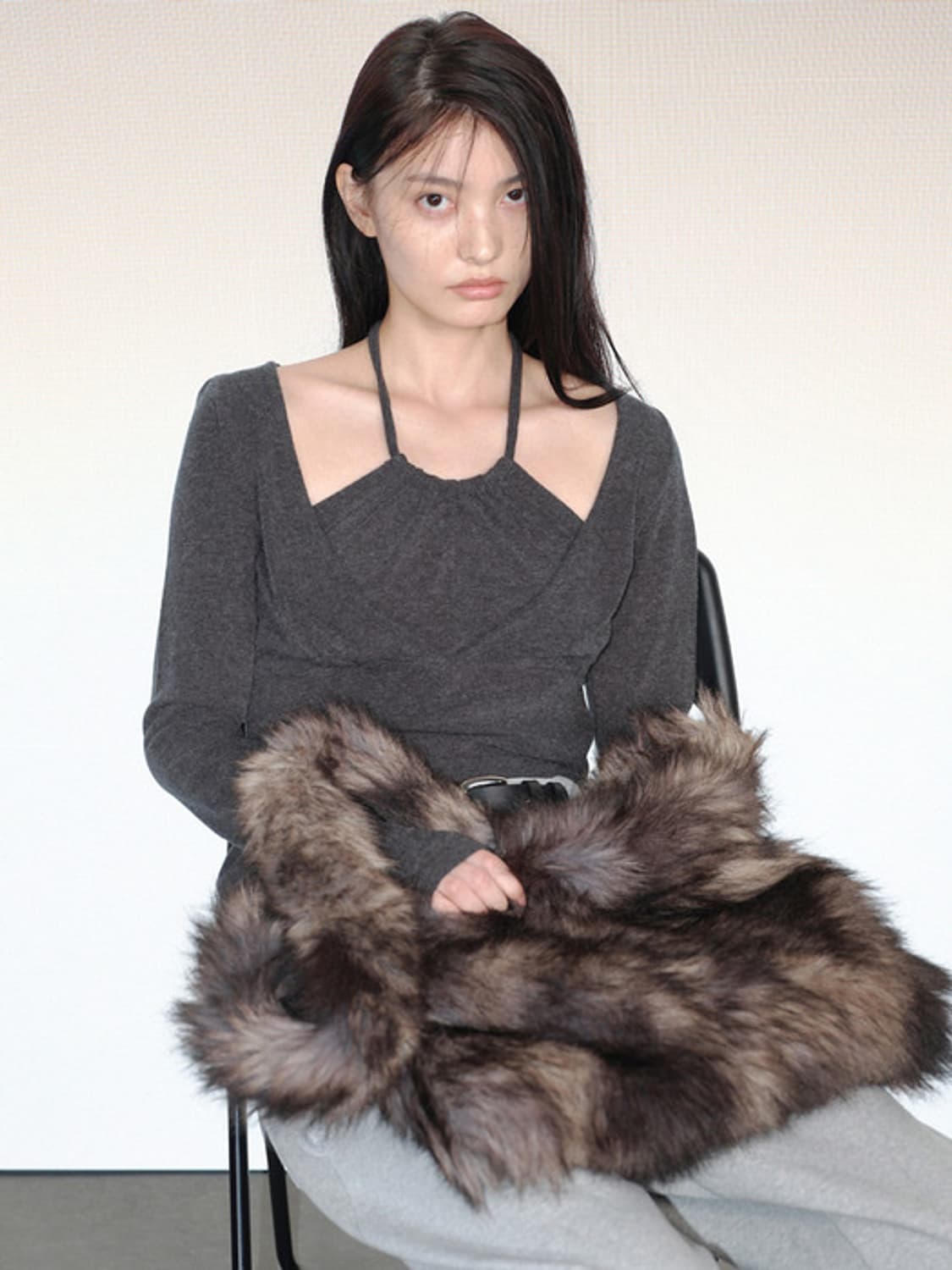 MOHAIR CROSS BAG / BLACK 세릭 퍼 가방 상품이미지3
