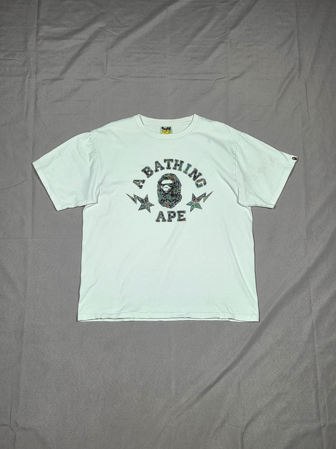 [베이프] 써모그래피 폴리곤 에이프 헤드 반팔 티셔츠 | S00105 상품이미지1