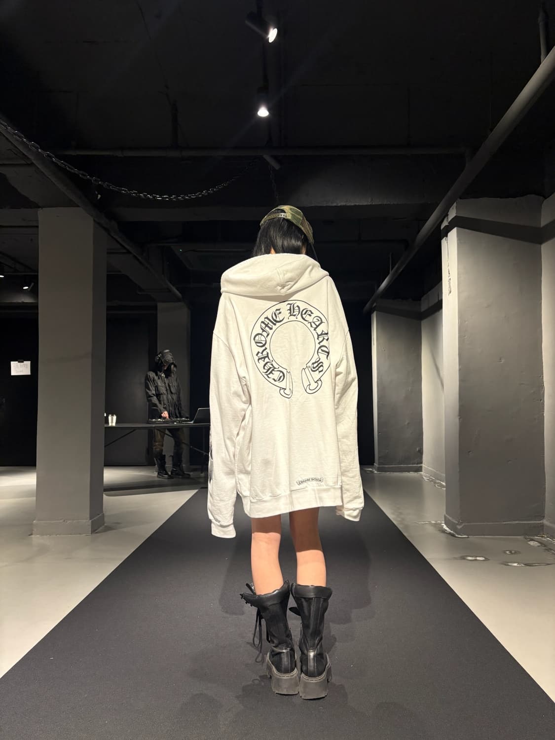 크롬하츠 홀스슈 오버핏 후드집업 상품이미지4