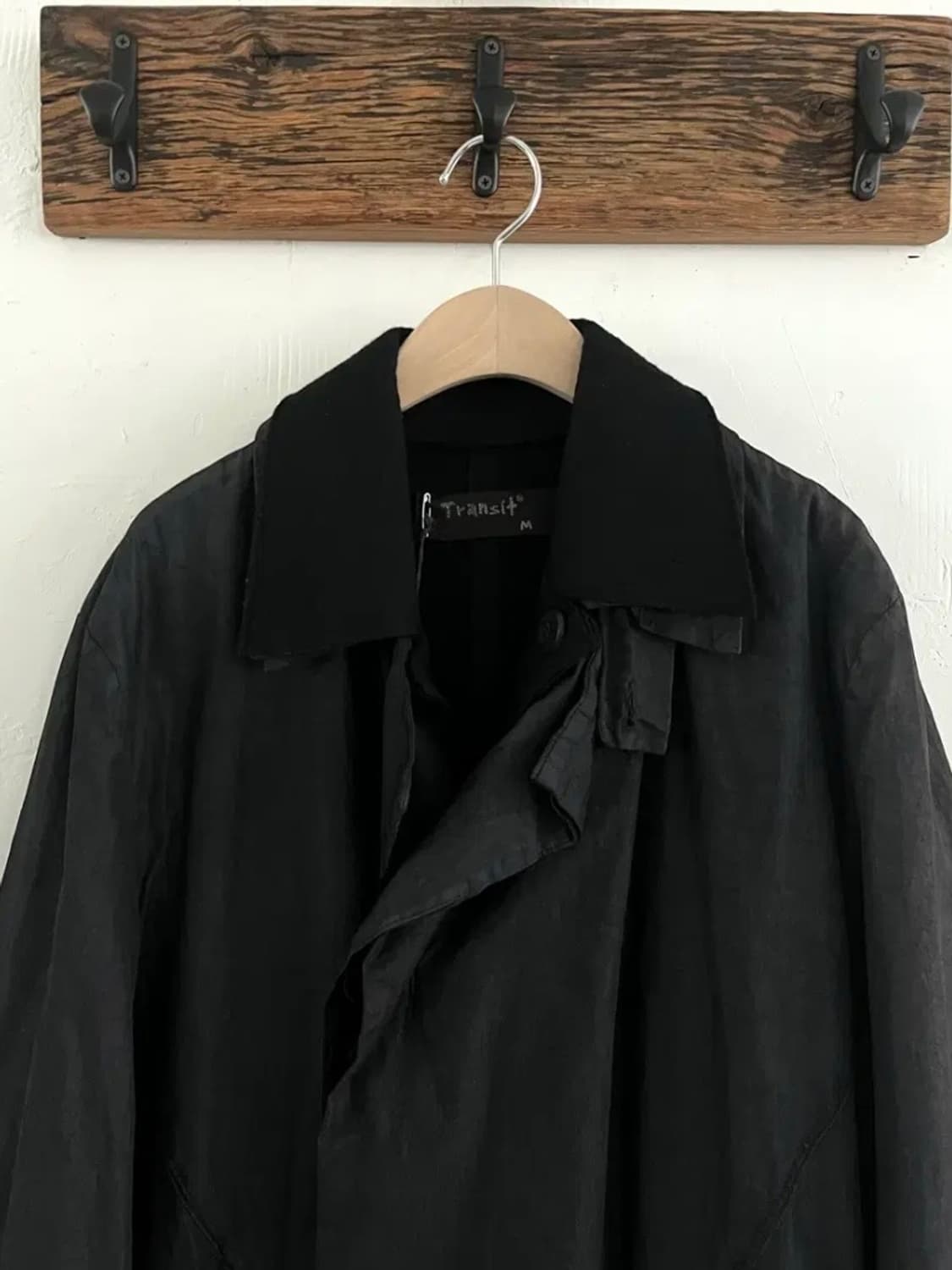 TRANSIT 트랜짓 블랙 컬러 더블 트렌치 롱 코트 상품이미지3