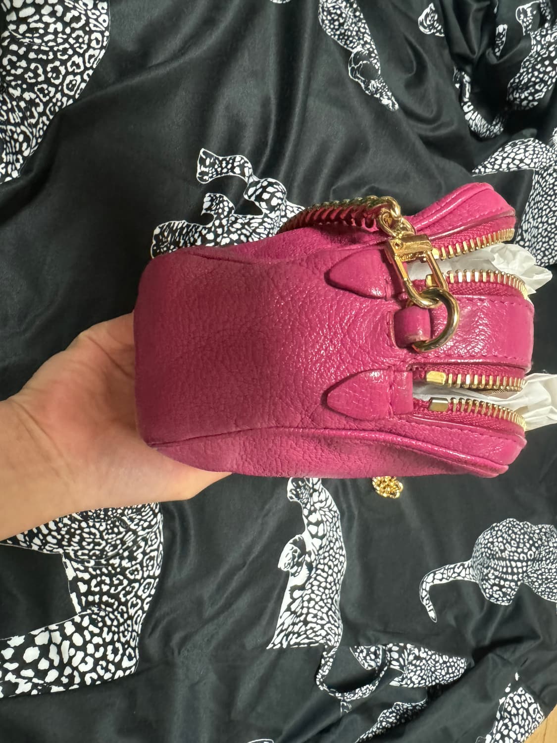 미우미우 가죽백 상품이미지5