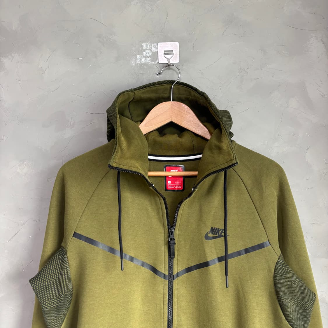 나이키 테크팩 후드집업 카키 그린 상품이미지2