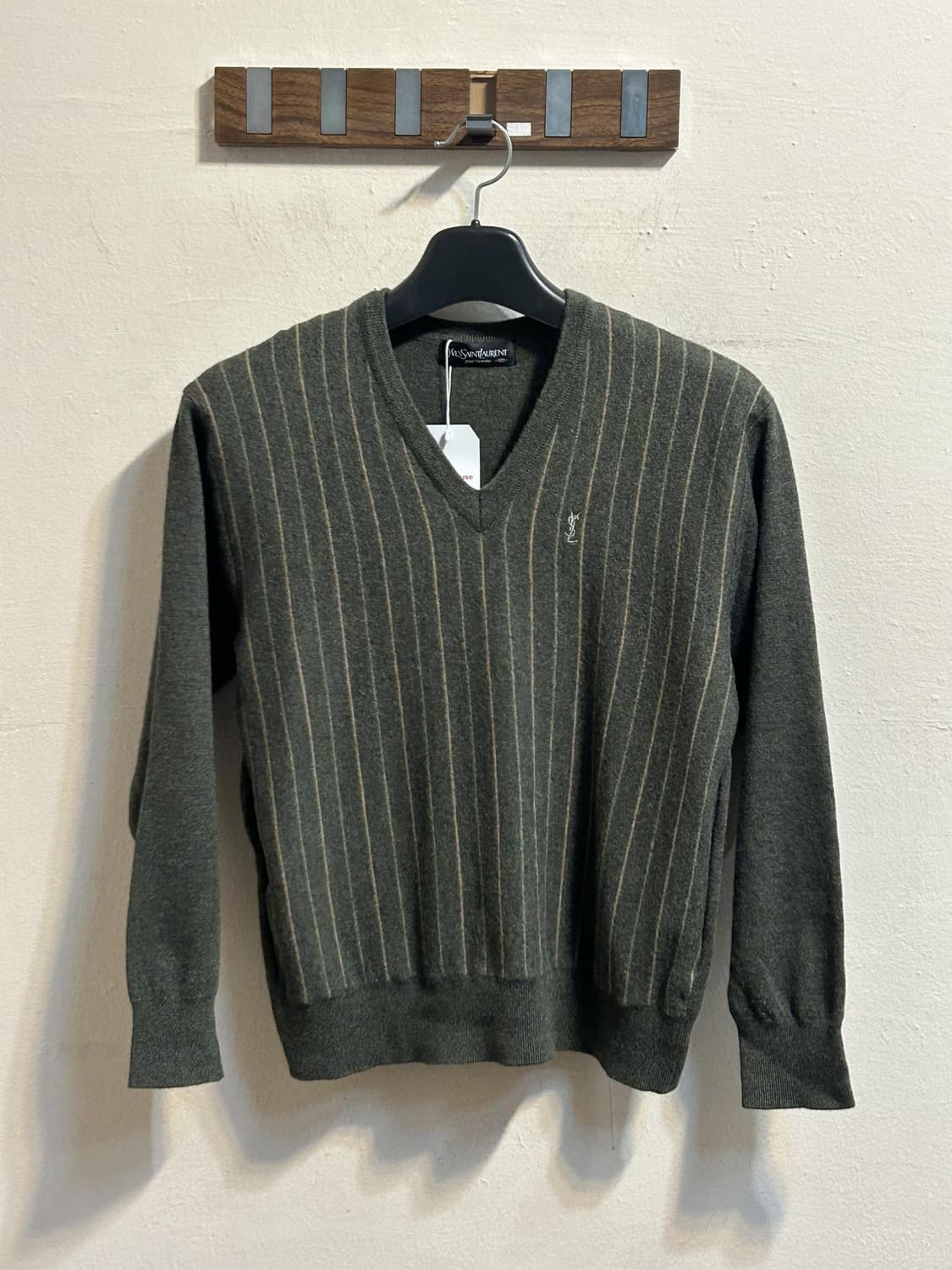 입생로랑 브이넥 스트라이프 울 니트 상품이미지1