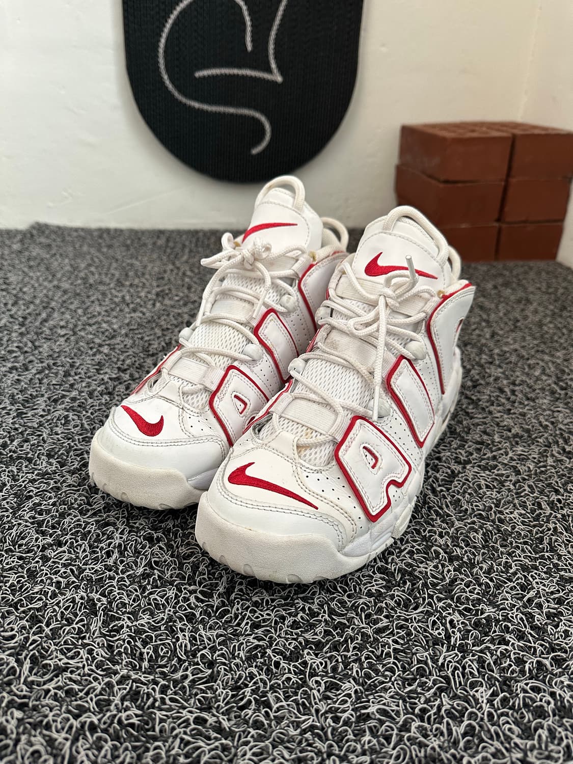 나이키 에어 모어 업템포 흰빨 245 상품이미지2