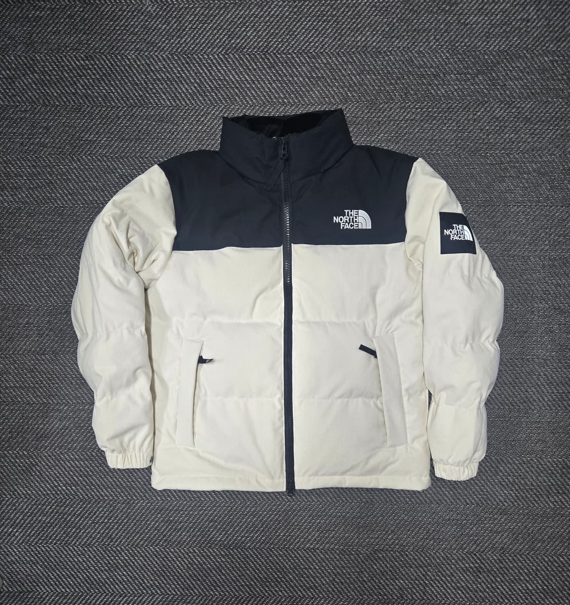 노스페이스 공용 눕시 코듀로이 구스다운 패딩 화이트라벨 상품이미지2