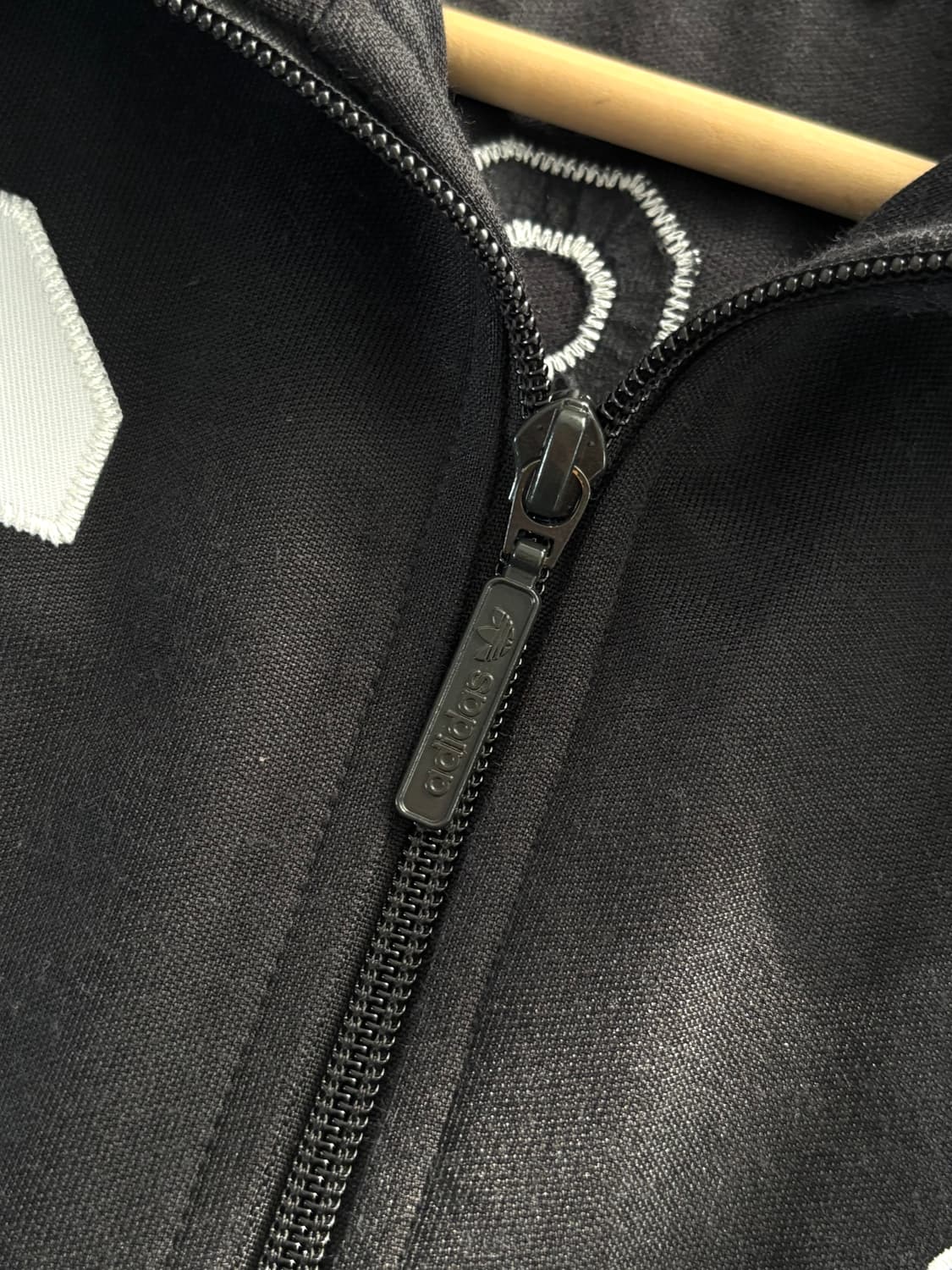 Adidas 아디다스 블랙컬러 뉴욕 카이저 트랙탑 상품이미지6