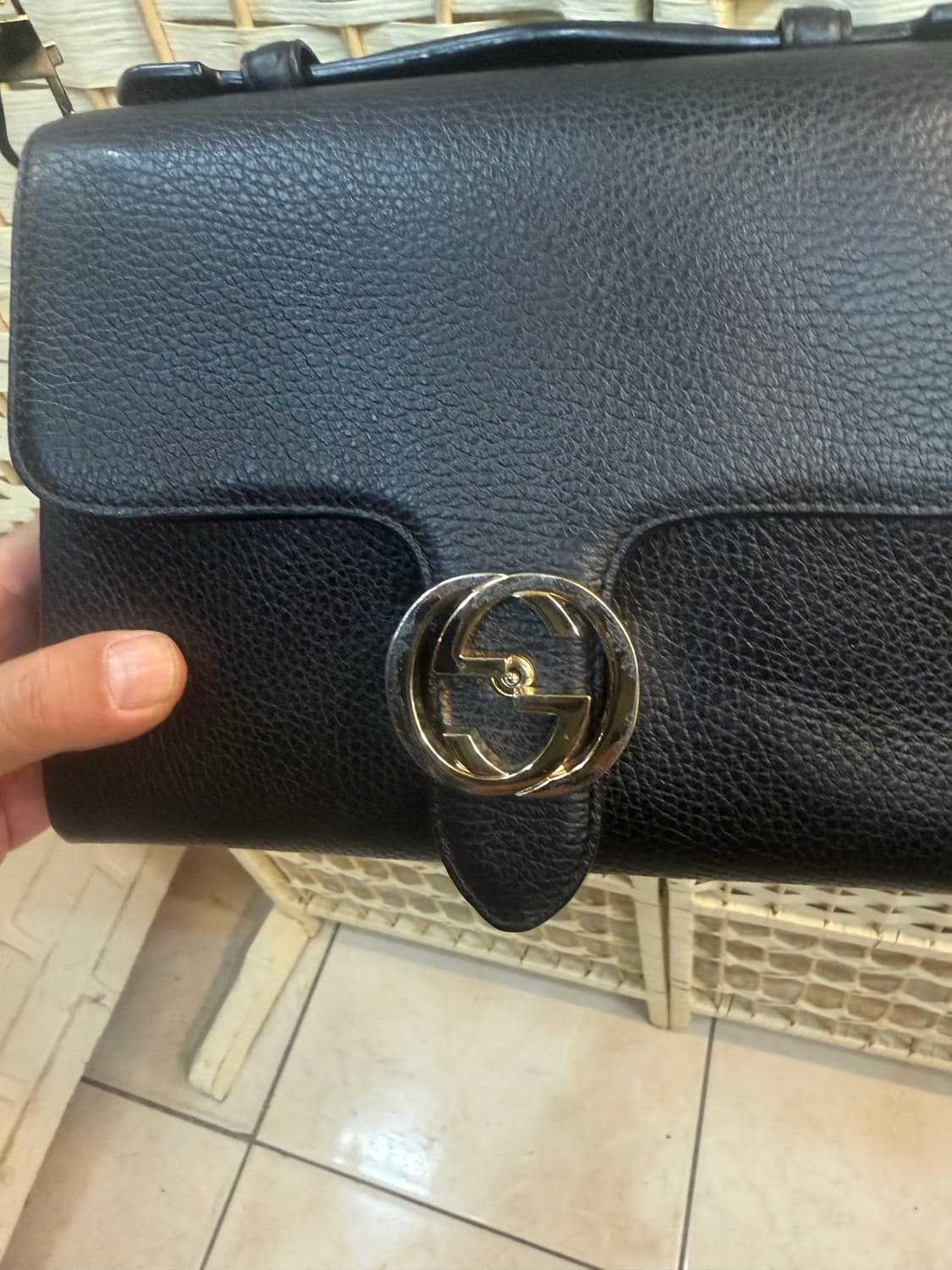 정품 구찌 인터로킹 체인 크로스백 팝니다 상품이미지2