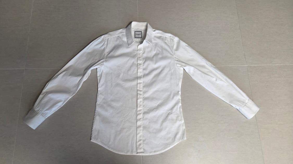 우영미 히든 버튼 화이트 셔츠  상품이미지2