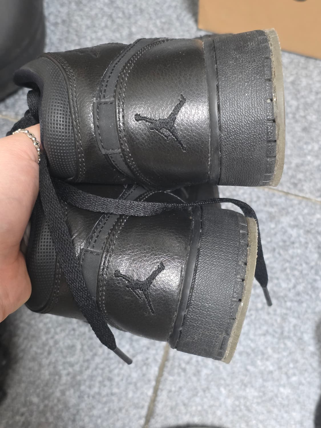 조던1 미드 트리플블랙 250 상품이미지3