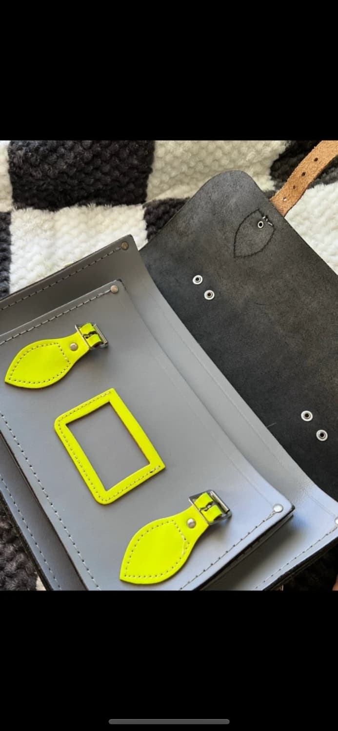 Authentic Leather 소가죽 네온 사첼 백  상품이미지5