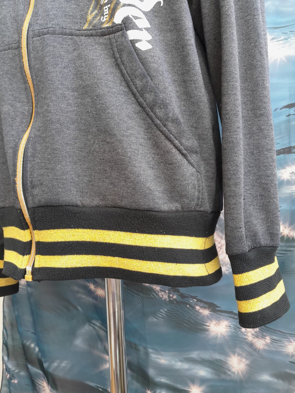 와투케 펑크 레터링 프린트 후드 집업 상품이미지4