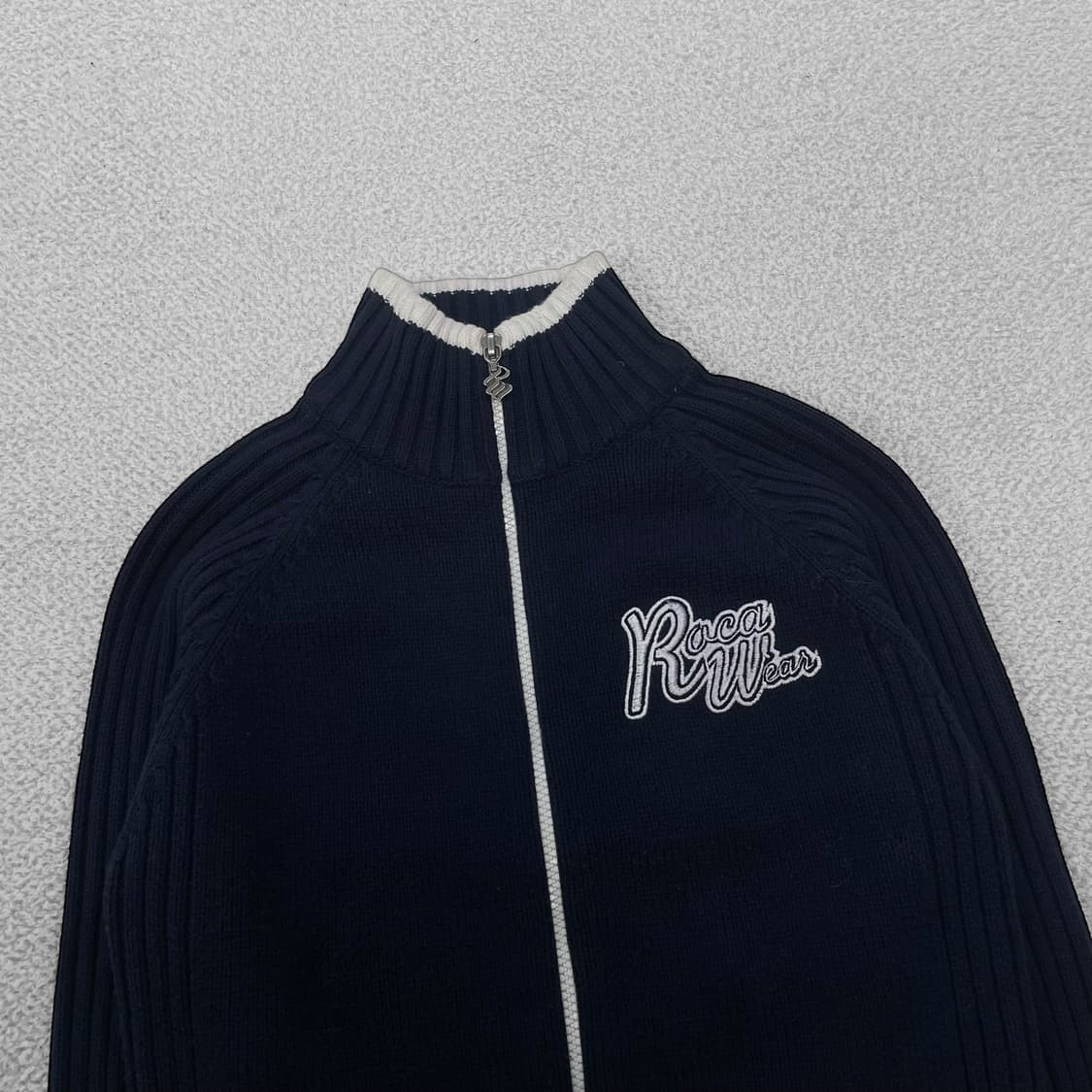 로카웨어 올드스쿨 크롭 니트 집업 네이비 상품이미지3