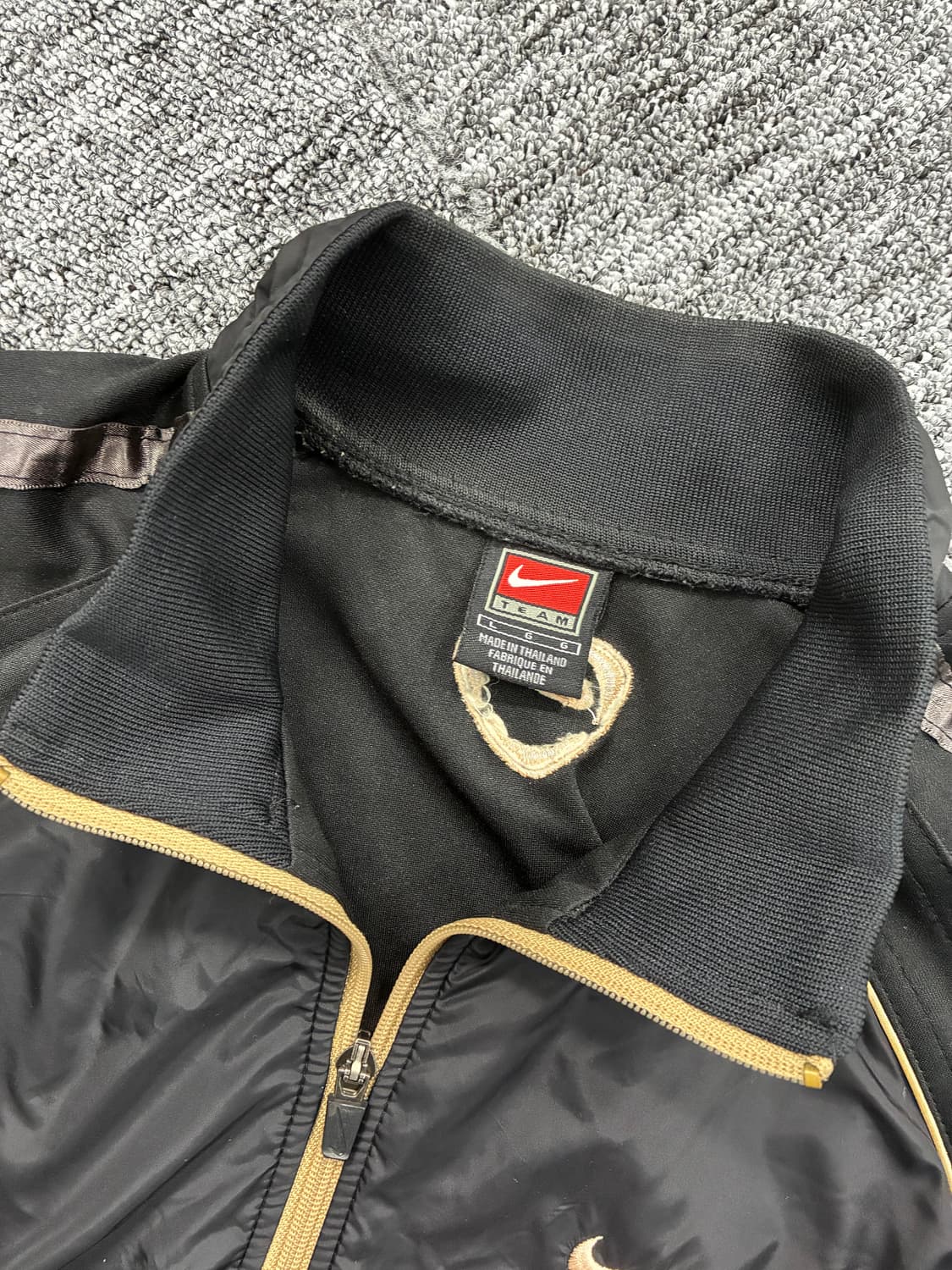 나이키 스우시 사이드라인 블랙 골드 져지 집업 L 상품이미지5